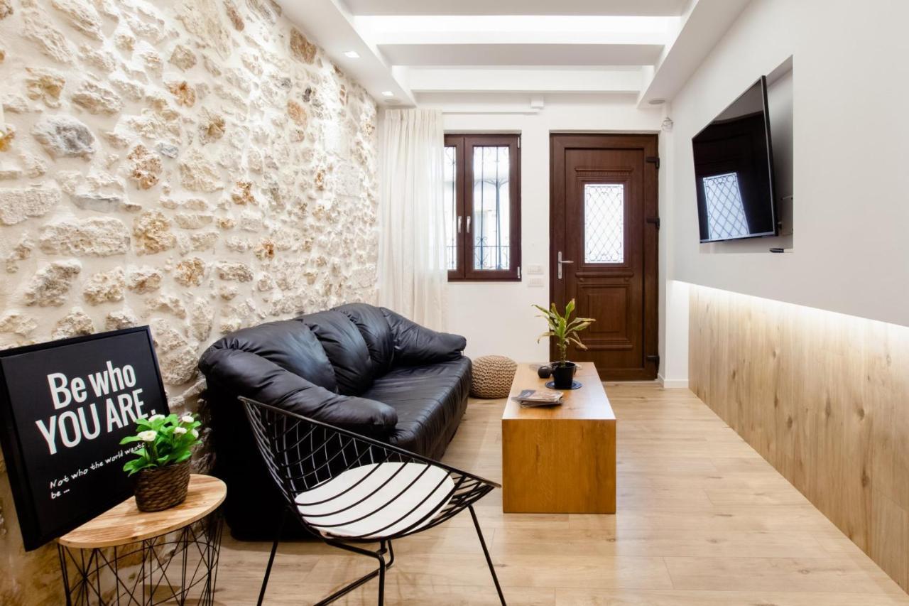 19Th Century Luxury Maisonette In The Center 이라클리온 외부 사진